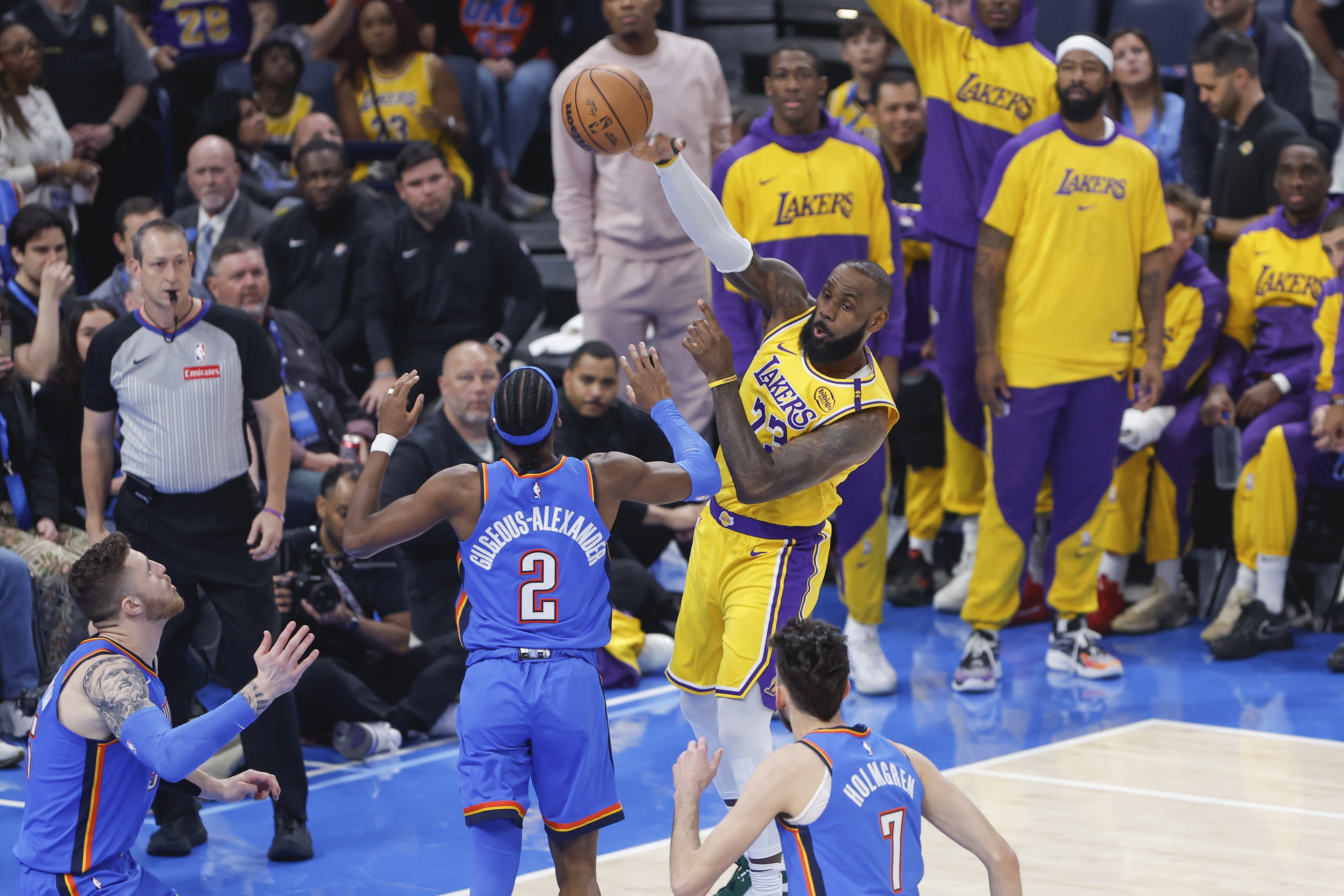 8868入口-霍里：詹姆斯是唯一有权抱怨裁判的人 他没有SGA&amp;东里的吹罚待遇